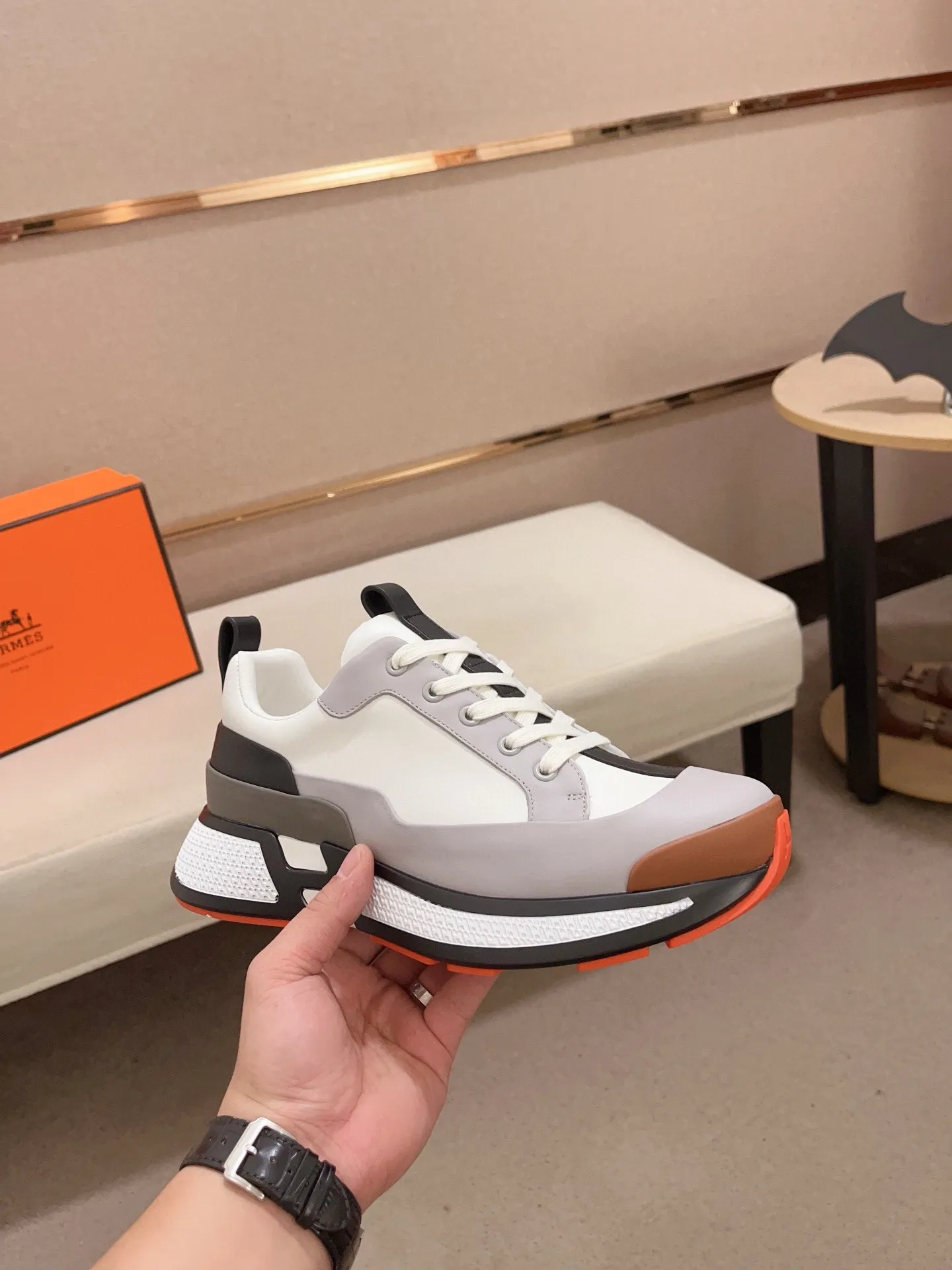 Men's clothing and shoes💰: 660💰《HERMES》【Classic Original Version】Hermès; Top 🔝 Purchasing Agency 🔍🔍Men’s latest 🇺🇸 counters are on sale simultaneously, original imported from Italy ▲▲Silk cowhide with breathable fabric ▲▲ (high-end and expensive Qi·Grade) Exquisite workmanship (Italian 🇮🇹Imported water-dyed 🐂cowhide lining) Sole: Original sole provided by the original factory, ⚠️Exclusive double-layer activity·TPR·Rubber·Combined molded outsole; Super·comfortable·wear-resistant·non-slip·environmental protection The real thing is more beautiful if you take the real thing (high quality, follow the order), you can enter and exit the counter at will * Number of yards: 38·39·40·41·42·43·44# (can be customized 45.)
